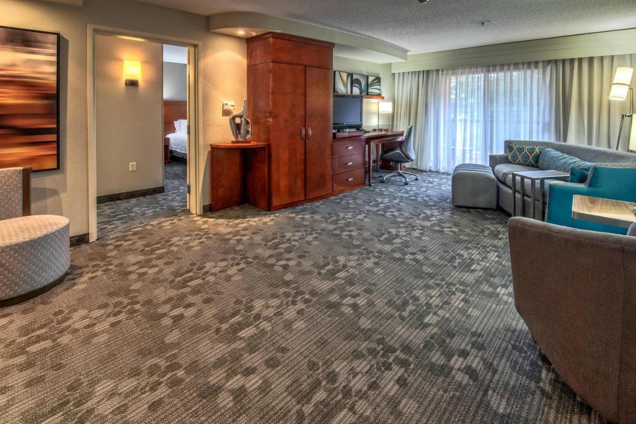 Courtyard By Marriott Troy Hotel Kültér fotó